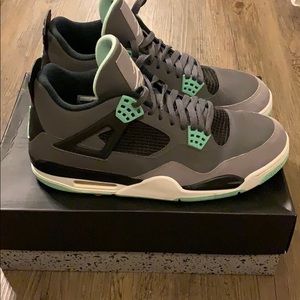 Jordan Retro 4 Green Glow